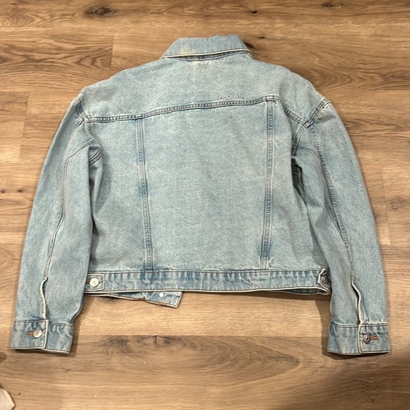 Denim light wash jean jacket - Picture 4 of 4